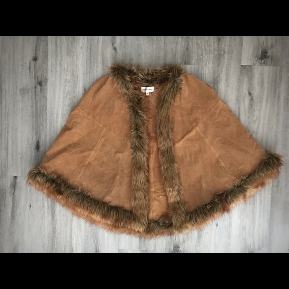 Amazing Leather Penny Lane Style Cape - Picture 1 of 6